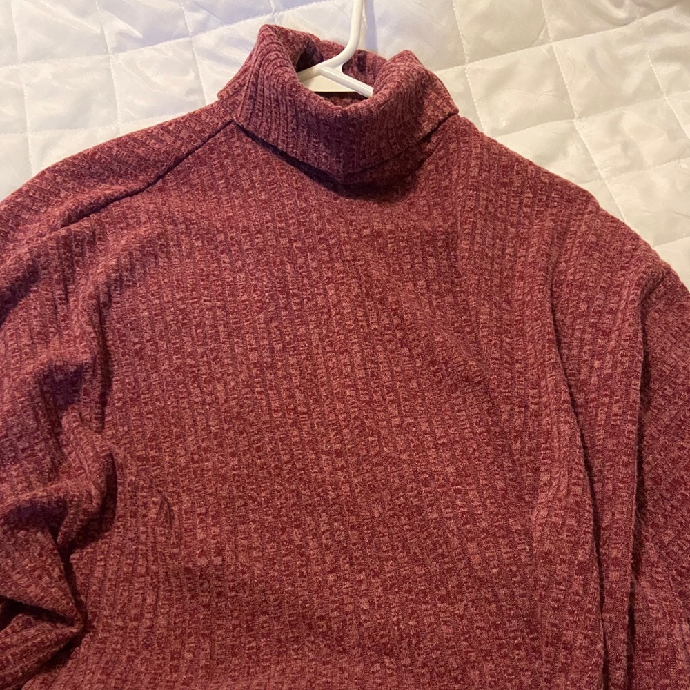 Burgundy sweater crop top